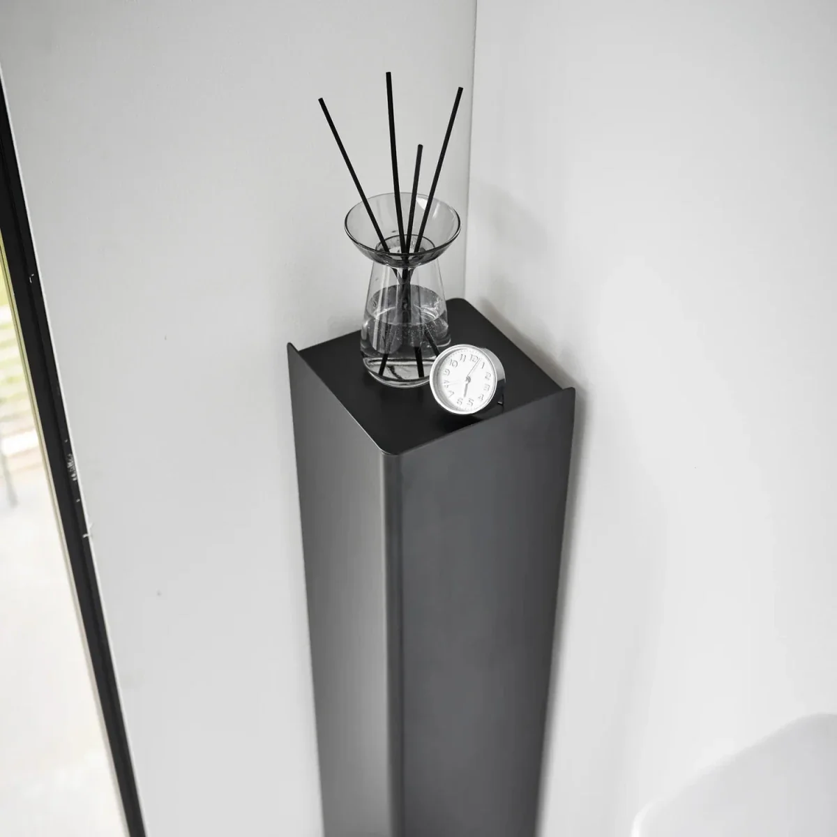 Diskré toalettpapirholder med hjul sort 80,5 cm - Image 8