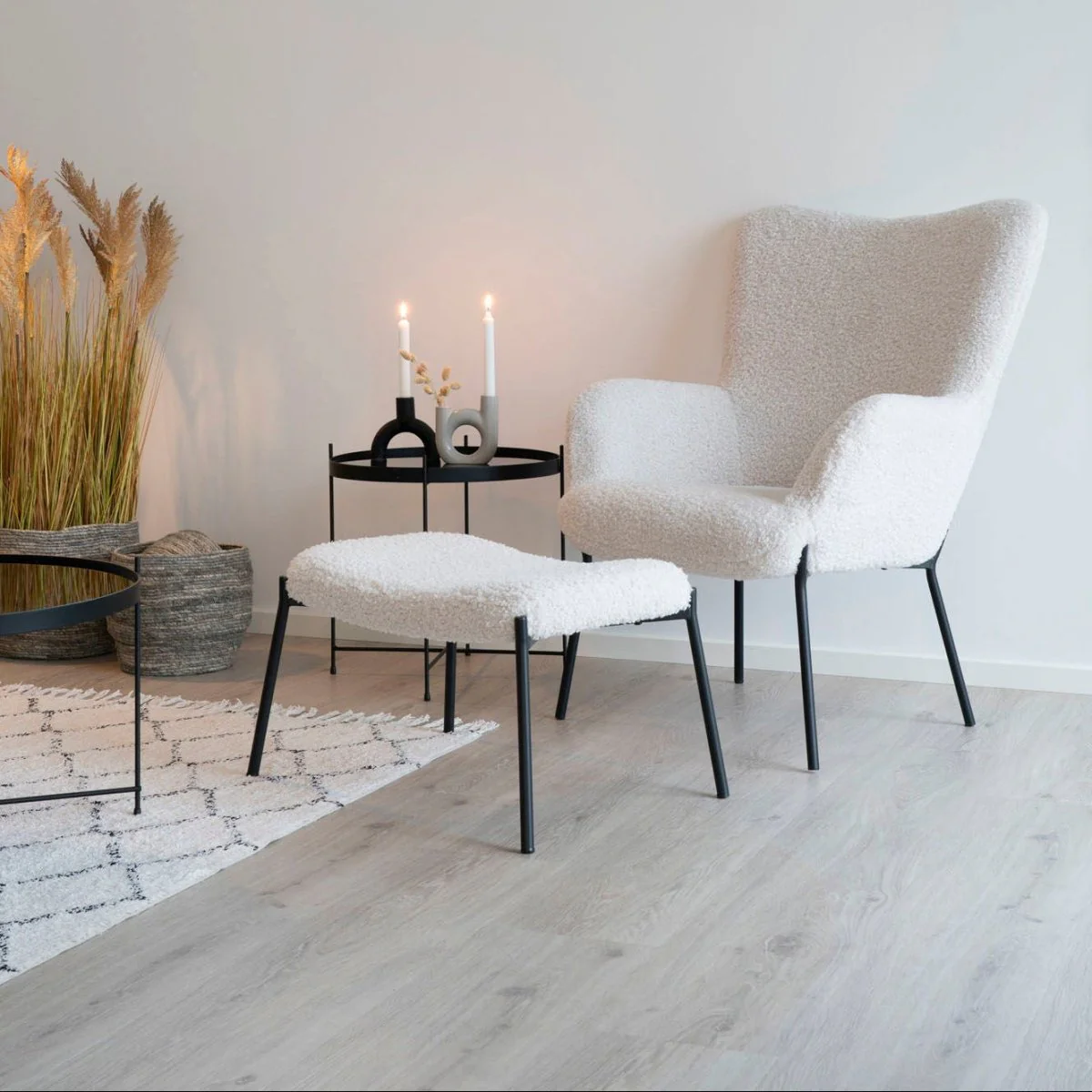 Glasglow sett lounge stol og puff hvit