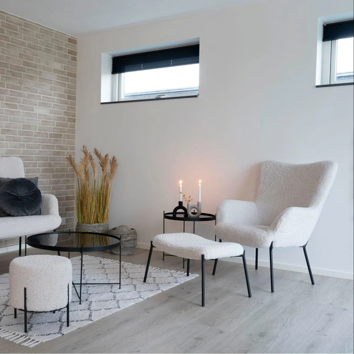 Glasglow sett lounge stol og puff hvit - Image 3