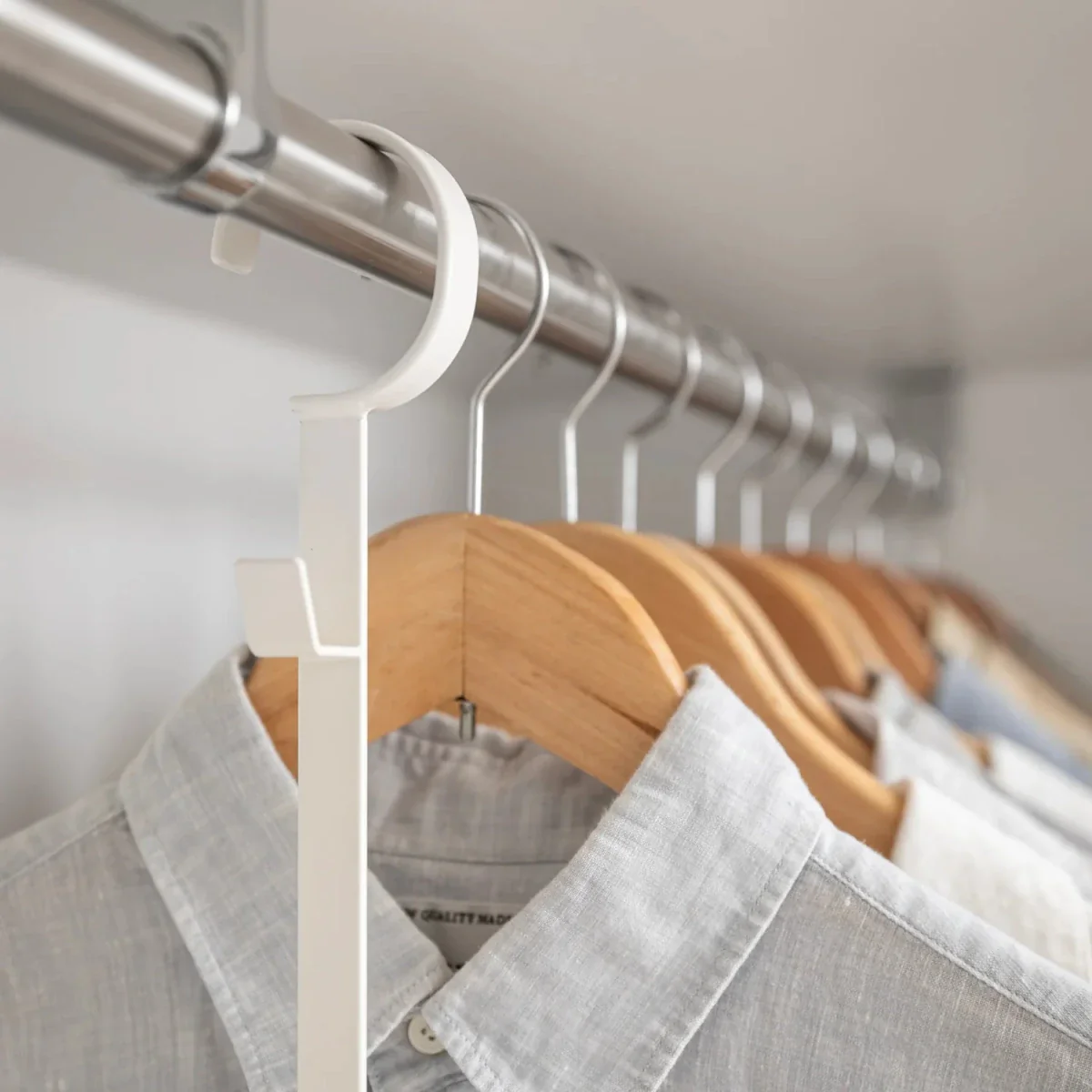 Justerbart klesstativ for garderobe med kroker - Image 3