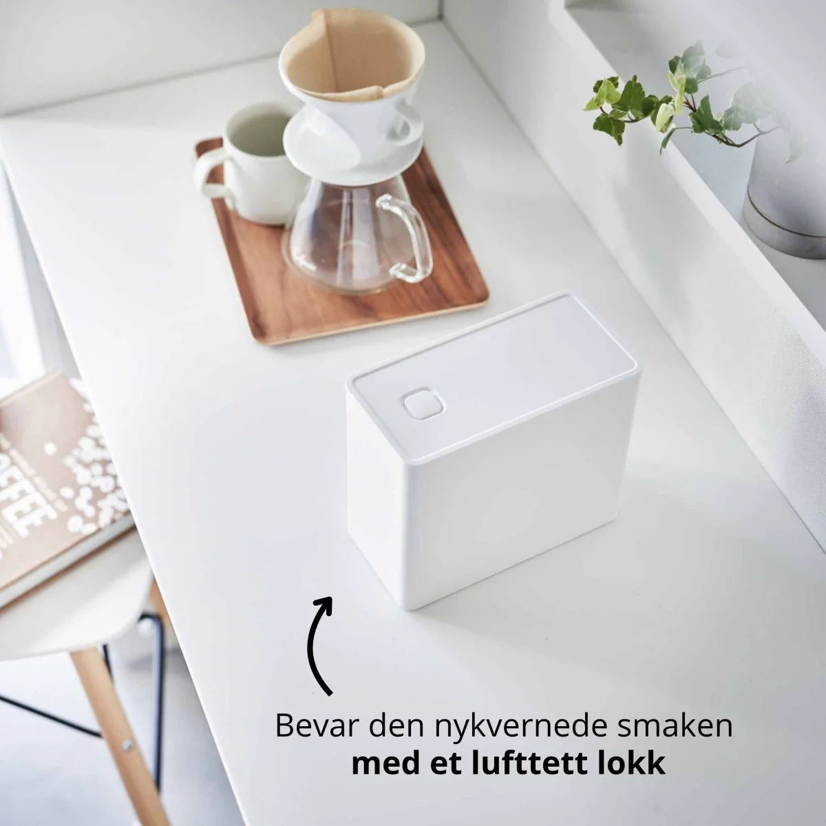 Lufttett kaffeboks 1,6L med måleskje hvit 18,4 x 15,4 cm - Image 2