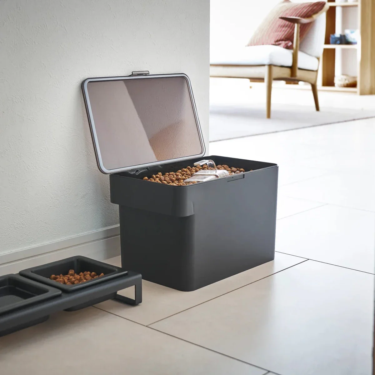 Lufttett oppbevaringsboks for dyrefôr 3,5 kg sort
