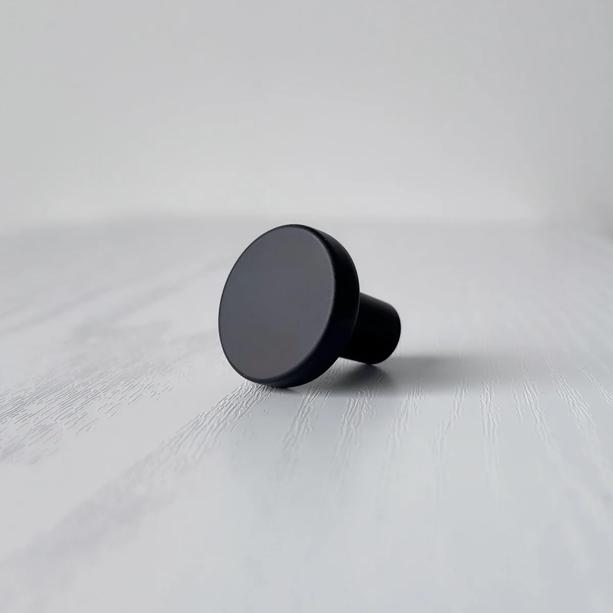 Moderne knott, sort 22 mm - Image 2