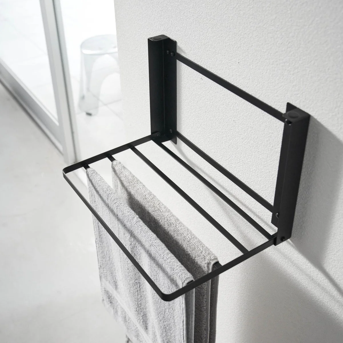 Sammenleggbar tørkestativ til vegg sort - Image 3