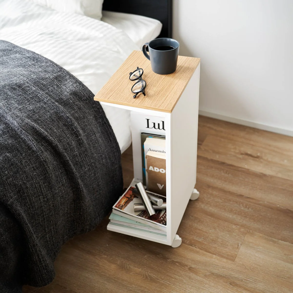 Sidebord med treplate og hjul hvit 55 x 31 cm - Image 3