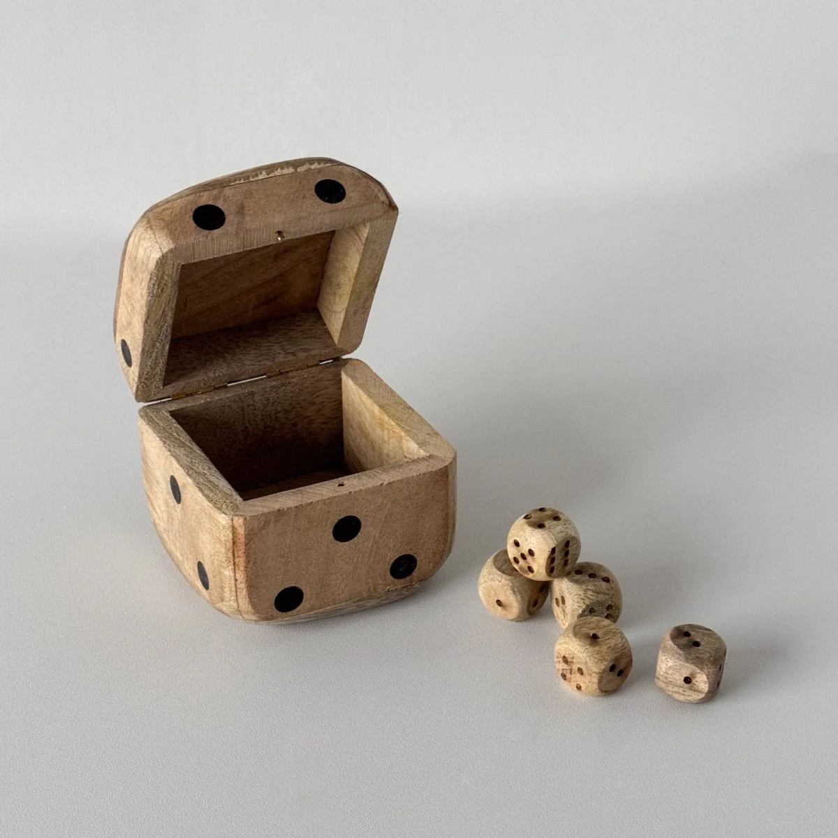 Spillesett med terninger, mangotre - Image 5