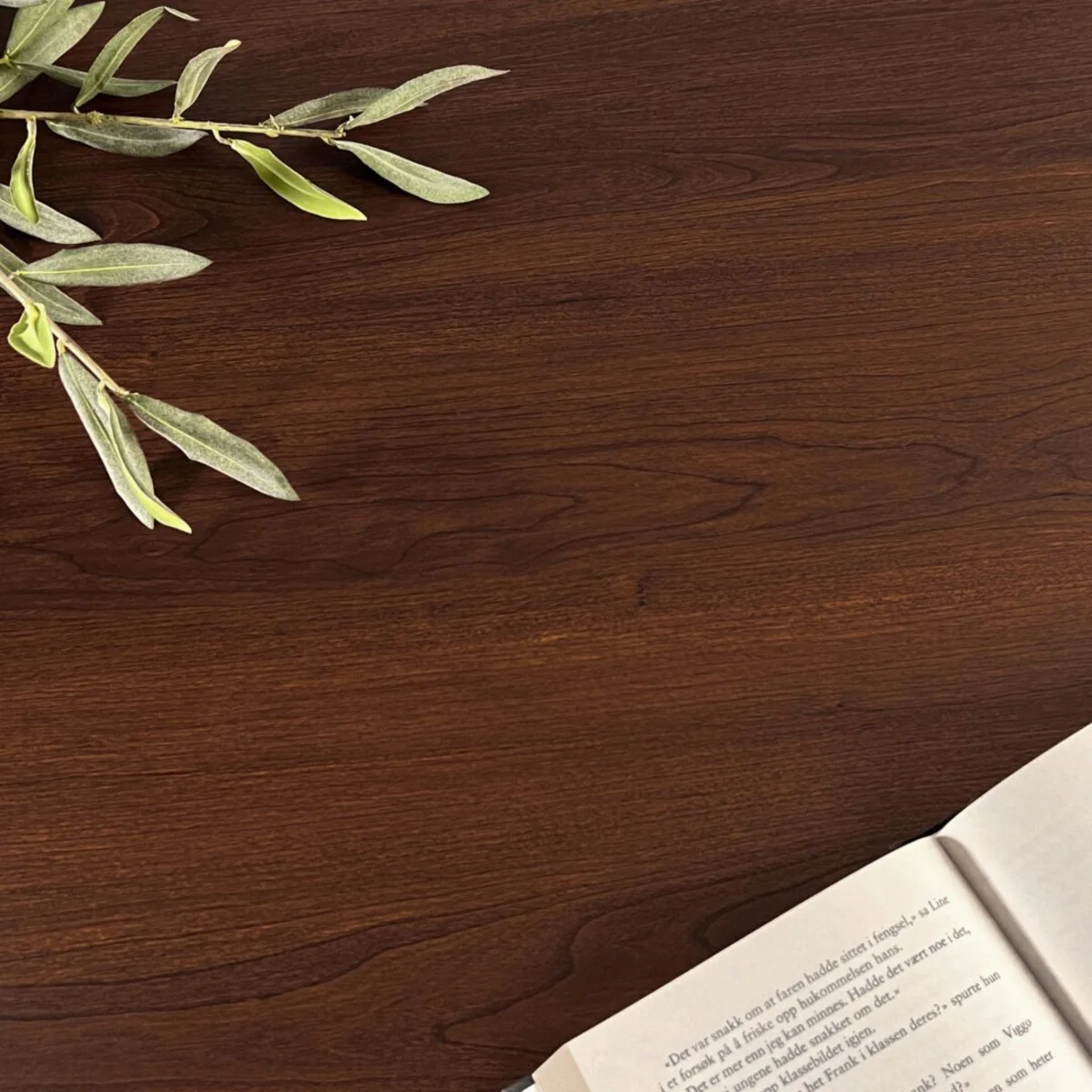 Warm walnut kontaktplast