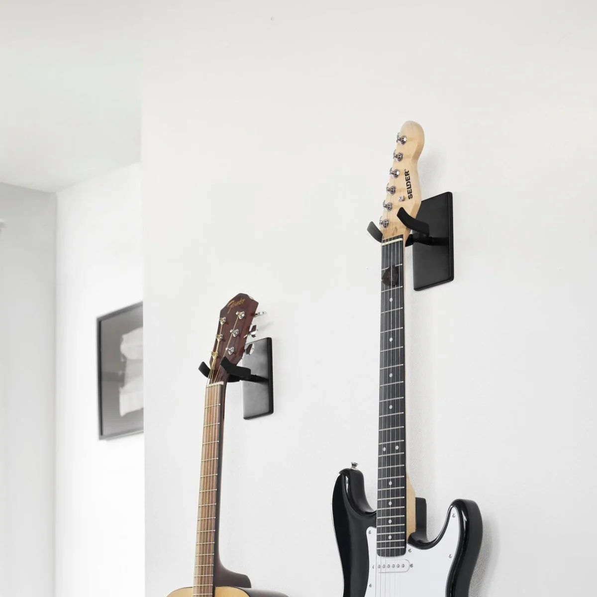 Vegghengt gitarholder sort - Image 6