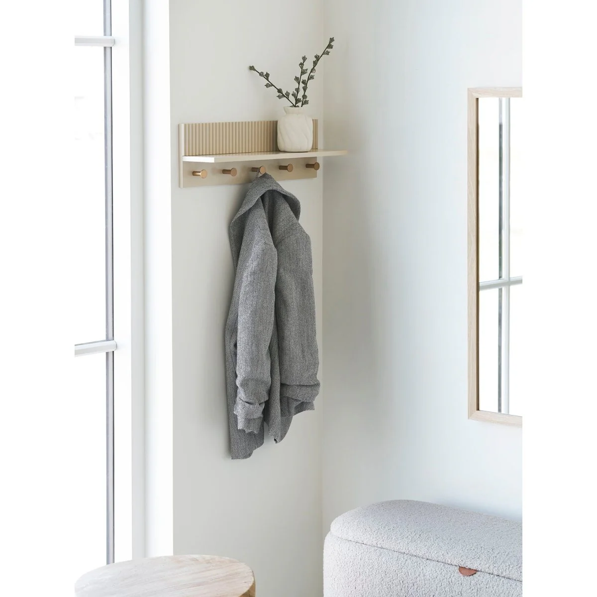 Rocca vegghylle beige med kroker